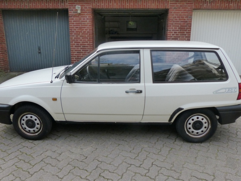 CarsForMovies | VW Polo Fox 1994 Deutschland Weiß Grau Zivilfahrzeug Kombi Hamburg 1300 