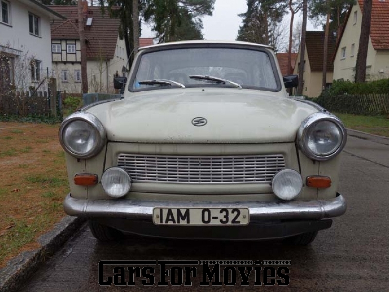 CarsForMovies | Trabant 601 Deluxe 1979 DDR Weiß Braun Zivilfahrzeug DDR Fahrzeug allgemein Berlin 2297 Ostblock Oldtimer