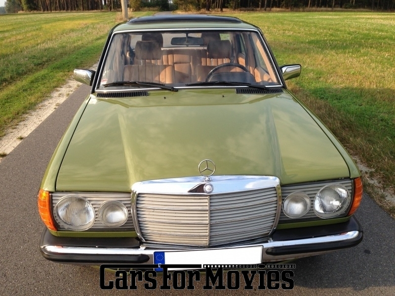 CarsForMovies | Mercedes Benz W123 1982 Deutschland Grün Beige Zivilfahrzeug Limousine Brandenburg 3353 Oldtimer