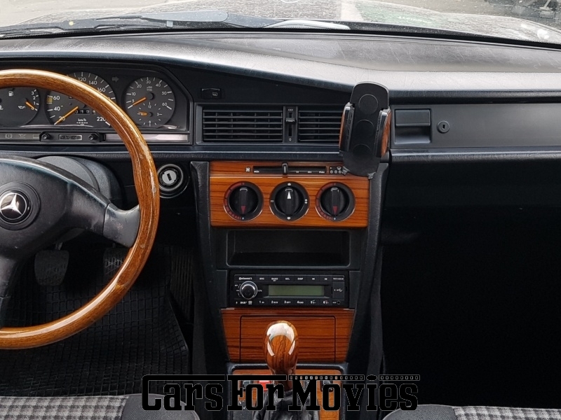 CarsForMovies | Mercedes Benz 190 1993 Deutschland Lila Schwarz Zivilfahrzeug Limousine Niedersachsen 4662 Schiebedach 