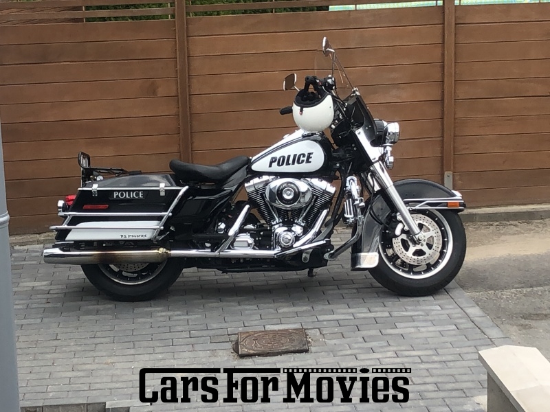 CarsForMovies | Harley Davidson Road King Police 2008 USA Schwarz Weiß Zwei- und Dreirad Polizeifahrzeug West Nordrhein-Westfalen 4735 Blaulicht Sheriff Highway Freeway Polizeimotorrad