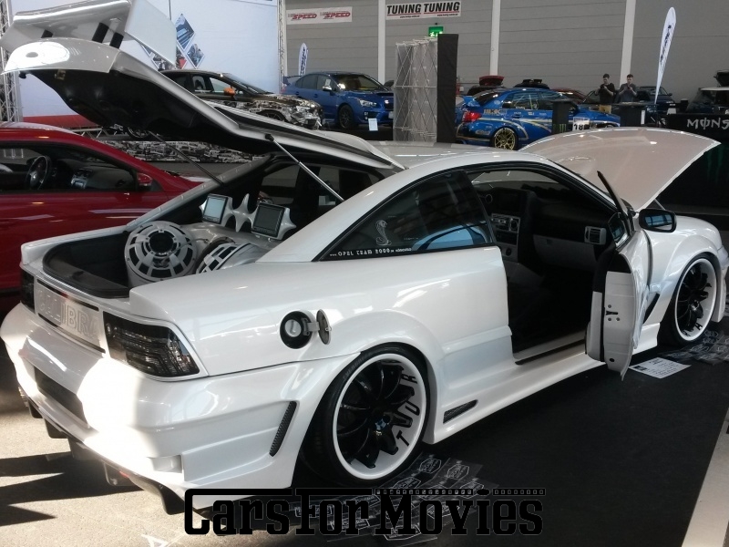 CarsForMovies | Opel Calibra 1996 Deutschland Weiß Schwarz Zivilfahrzeug Coupe Baden-Württemberg 4731 Custom Tuning Roadshow Event Unikat