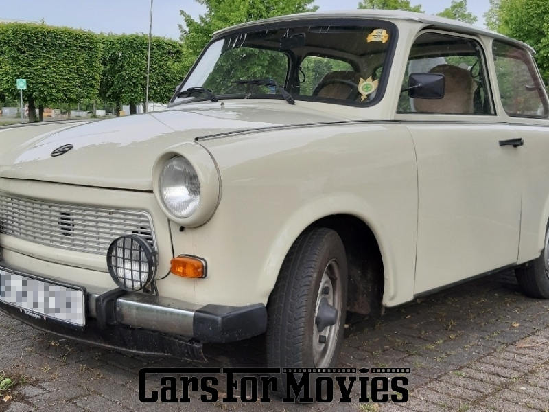 CarsForMovies | Trabant 601 de Luxe 1987 DDR Weiß Braun Zivilfahrzeug DDR Fahrzeug allgemein Thüringen 5085 Oldtimer Ostblock Trabi Rennpappe