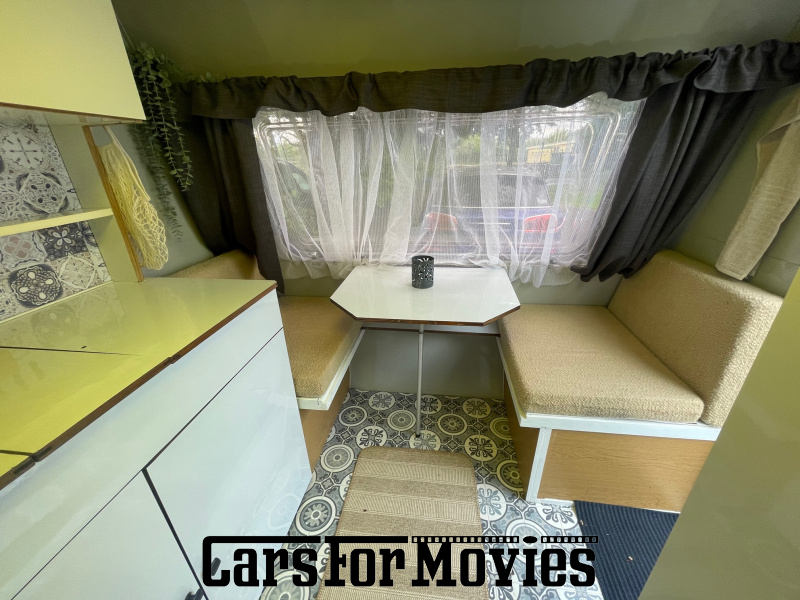 CarsForMovies | VEB Gaskombinat Schwarze Pumpe Lausitz 310  1987 DDR Beige Weiß Nutzfahrzeug Wohnwagen Brandenburg 5798 Oldtimer DDR Ostblock Camping 