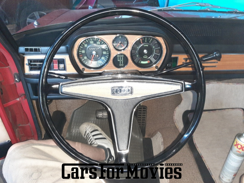 CarsForMovies | Audi 100 LS C1 1971 Deutschland Rot Beige Zivilfahrzeug Limousine Bayern 6351 Lenkradschaltung