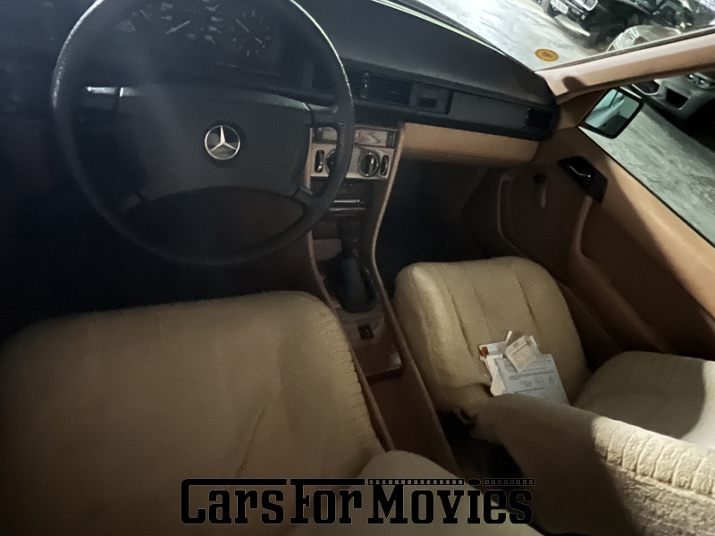 CarsForMovies | Mercedes Benz 200 W124 1986 Deutschland Gold Beige Zivilfahrzeug Limousine Hessen 6384 
