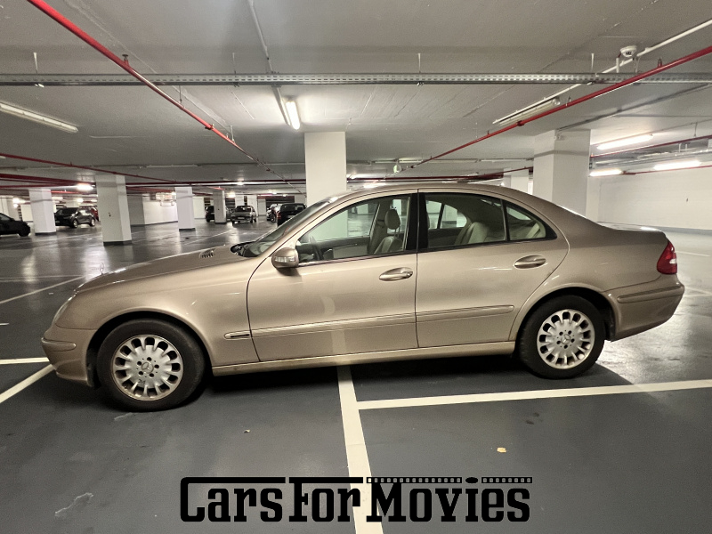 CarsForMovies | Mercedes Benz E220 W211 2002 Deutschland Gold Beige Zivilfahrzeug Limousine Berlin 6758 