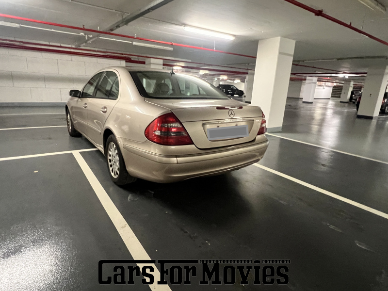 CarsForMovies | Mercedes Benz E220 W211 2002 Deutschland Gold Beige Zivilfahrzeug Limousine Berlin 6758 