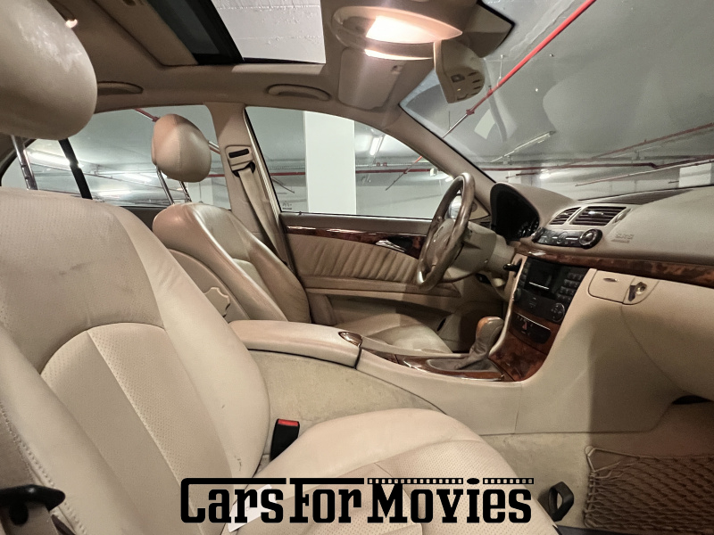 CarsForMovies | Mercedes Benz E220 W211 2002 Deutschland Gold Beige Zivilfahrzeug Limousine Berlin 6758 