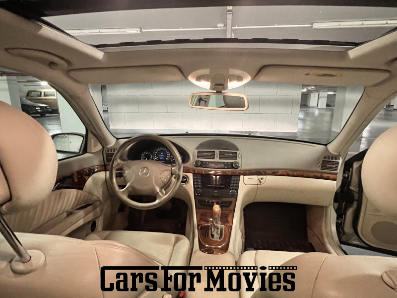 CarsForMovies | Mercedes Benz E220 W211 2002 Deutschland Gold Beige Zivilfahrzeug Limousine Berlin 6758 