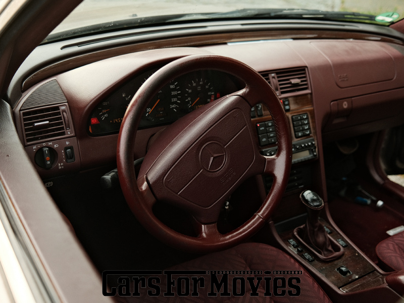 CarsForMovies | Mercedes Benz C220 1993 Deutschland Rosa Rot Zivilfahrzeug Limousine Berlin 7068 