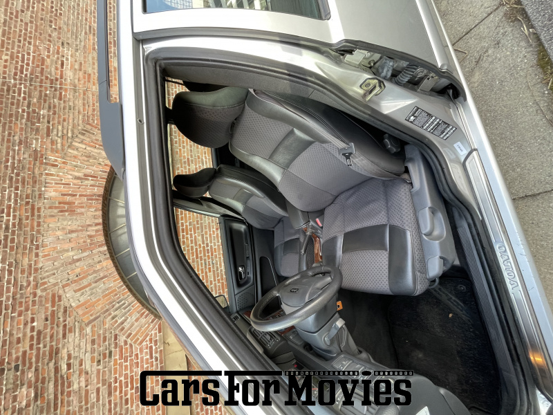 CarsForMovies | Volvo V70 1999 Schweden Silber Schwarz Zivilfahrzeug Kombi Baden-Württemberg 7170 wurzelholz