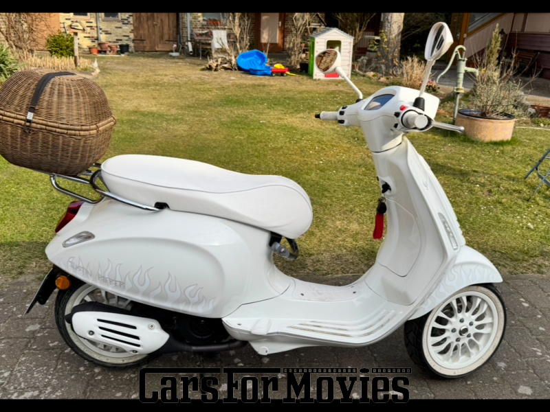 CarsForMovies | Vespa Justin Bieber 125er 2023 Italien Weiß Weiß Zwei- und Dreirad Motorroller Berlin 7236 