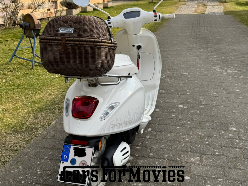 CarsForMovies | Vespa Justin Bieber 125er 2023 Italien Weiß Weiß Zwei- und Dreirad Motorroller Berlin 7236 