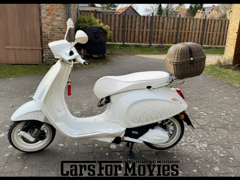 CarsForMovies | Vespa Justin Bieber 125er 2023 Italien Weiß Weiß Zwei- und Dreirad Motorroller Berlin 7236 