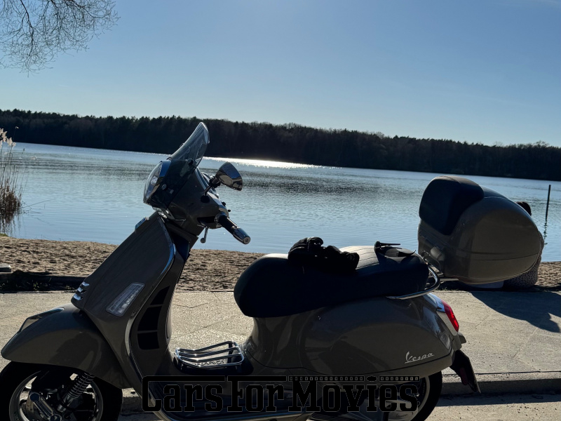 CarsForMovies | Vespa GTS 300 2024 Italien Beige Beige Zwei- und Dreirad Motorroller Berlin 7278 