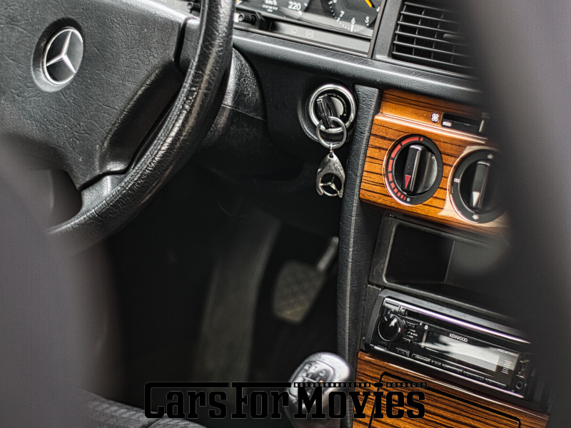 CarsForMovies | Mercedes Benz 190 E 1.8  W201 1992 Deutschland Grau Schwarz Zivilfahrzeug Limousine Baden-Württemberg 7364 Schiebedach