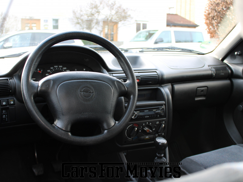 CarsForMovies | Opel Astra 1995 Deutschland Grün Schwarz Zivilfahrzeug Kleinwagen Bayern 7489 Schiebedach radio