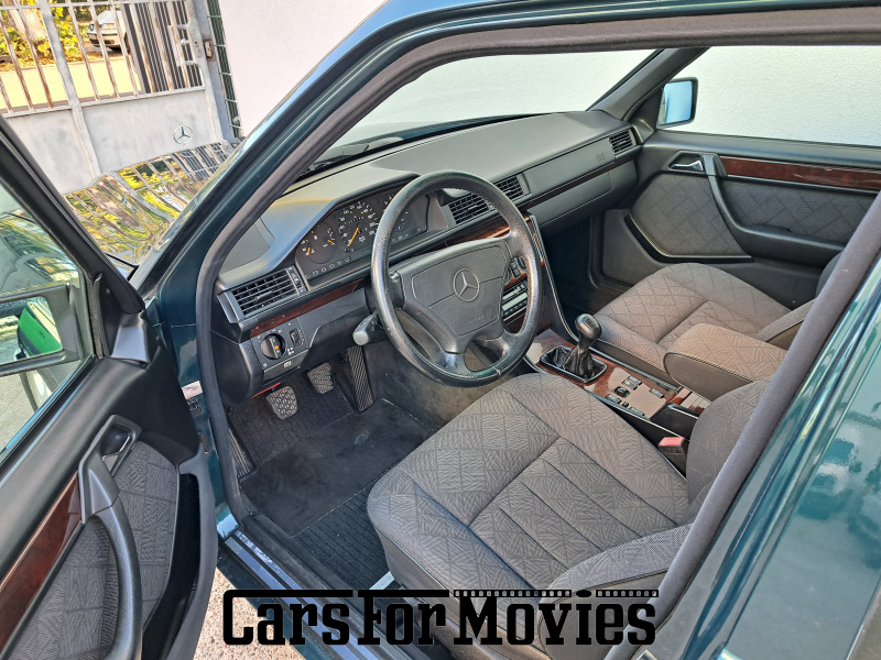 CarsForMovies | Mercedes Benz S124 W124 1995 Deutschland Grün Grau Zivilfahrzeug Kombi Berlin 7532 Schiebedach Anhängerkupplung ahk