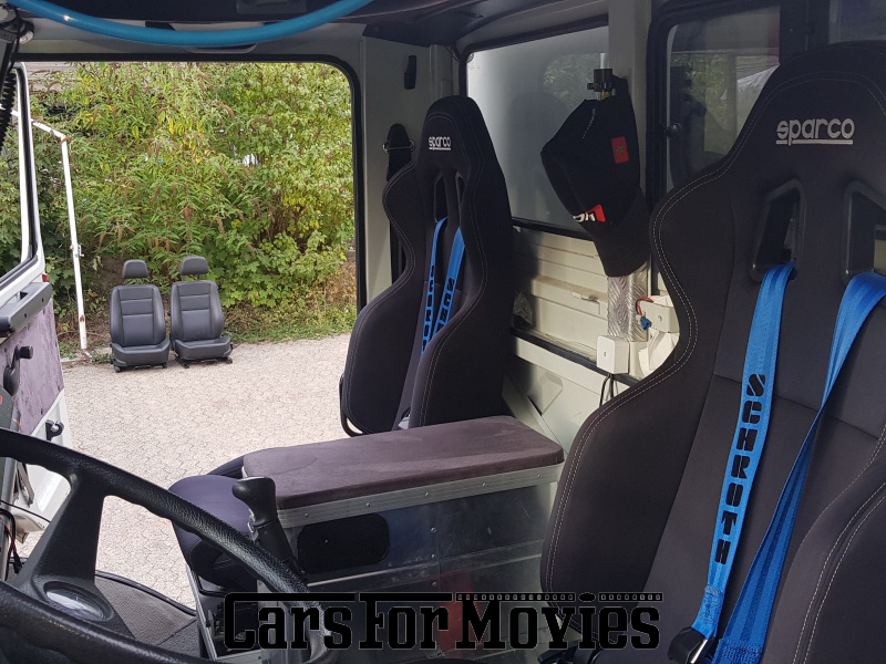 CarsForMovies | Unimog U 1300 L 1987 Deutschland Grau Grau Zivilfahrzeug Spezialfahrzeug Nordrhein-Westfalen 7598 Rallye wohnmobil Seilwinde ahk tuning lkw motorsport koffer safari expedition