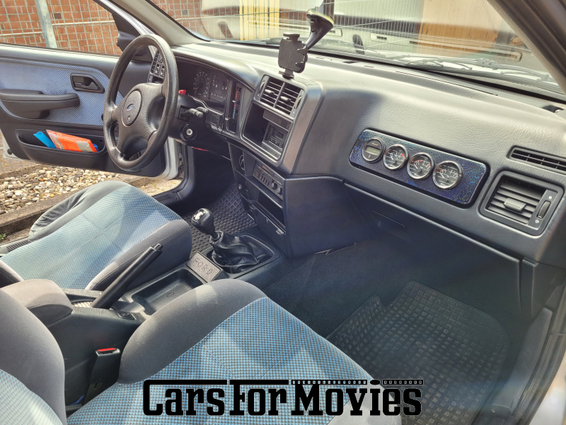CarsForMovies | Ford-Werke GmbH Sierra 1992 Deutschland Silber Blau Zivilfahrzeug Limousine DE - Schleswig-Holstein 7726 Schiebedach tuning