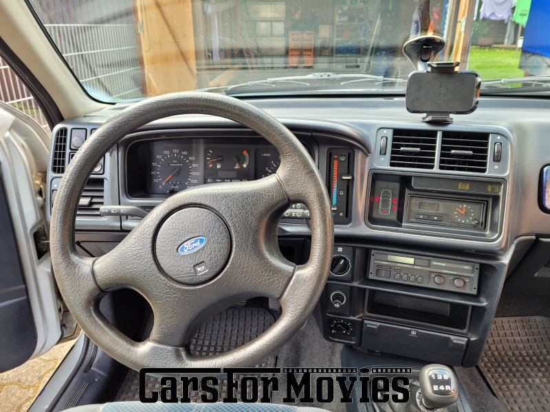 CarsForMovies | Ford-Werke GmbH Sierra 1992 Deutschland Silber Blau Zivilfahrzeug Limousine DE - Schleswig-Holstein 7726 Schiebedach tuning