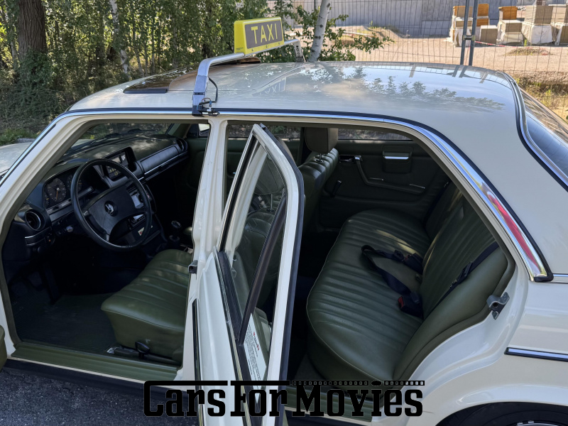 CarsForMovies | Mercedes Benz 200d (W123) 1981 Deutschland Beige Grün Einsatzfahrzeug Taxi DE - Schleswig-Holstein 7749 Taxi
Filmtaxi