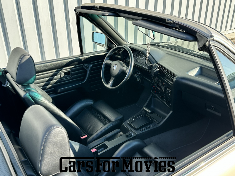 CarsForMovies | BMW 325i Cabrio 1992 Deutschland Beige Schwarz Zivilfahrzeug Cabrio DE - Bayern 7750 Cabrio
BMW E30