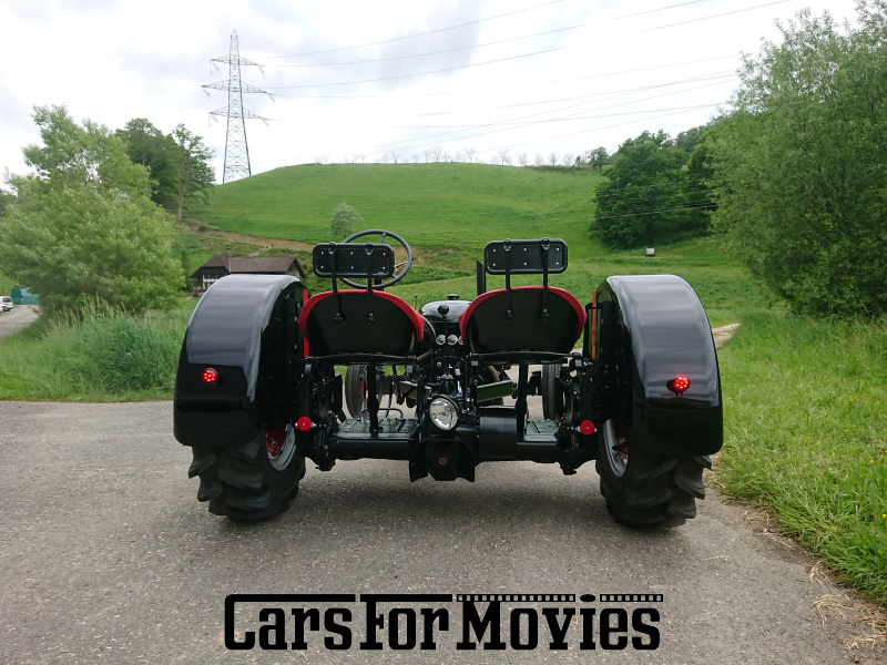 CarsForMovies | International Farmall Super 8 1958 USA Schwarz Rot Nutzfahrzeug Landmaschine CH - Bern 7758 