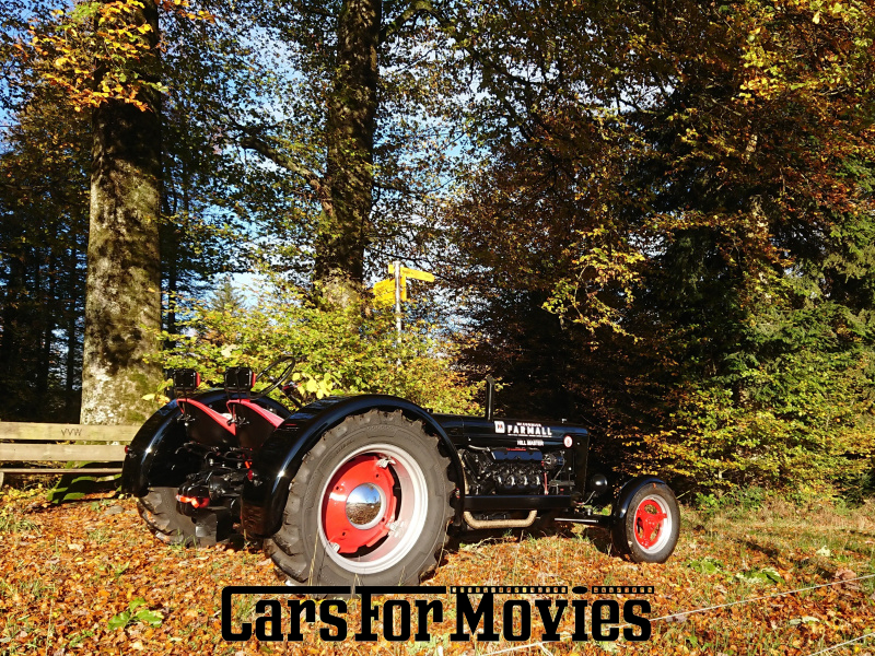 CarsForMovies | International Farmall Super 8 1958 USA Schwarz Rot Nutzfahrzeug Landmaschine CH - Bern 7758 