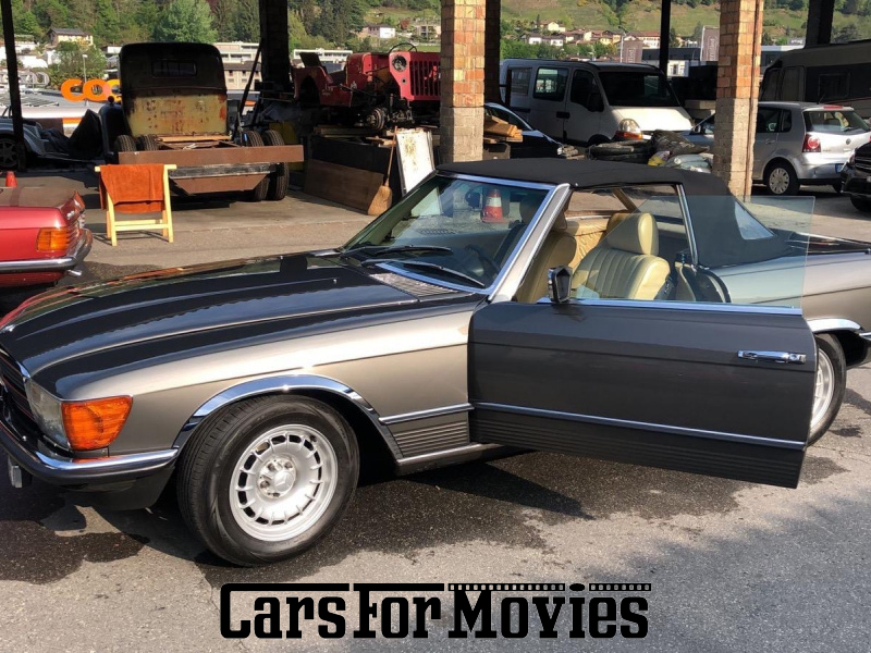 CarsForMovies | Mercedes Benz 380 SL 1986 Deutschland Grau Beige Zivilfahrzeug Cabrio CH - Zürich 7759 Schweiz
Filmauto 
Oldtimer
Schweiz
Youngtimer
Oldtimer
Filmfahrzeuge Schweiz
Movie Cars Schweiz