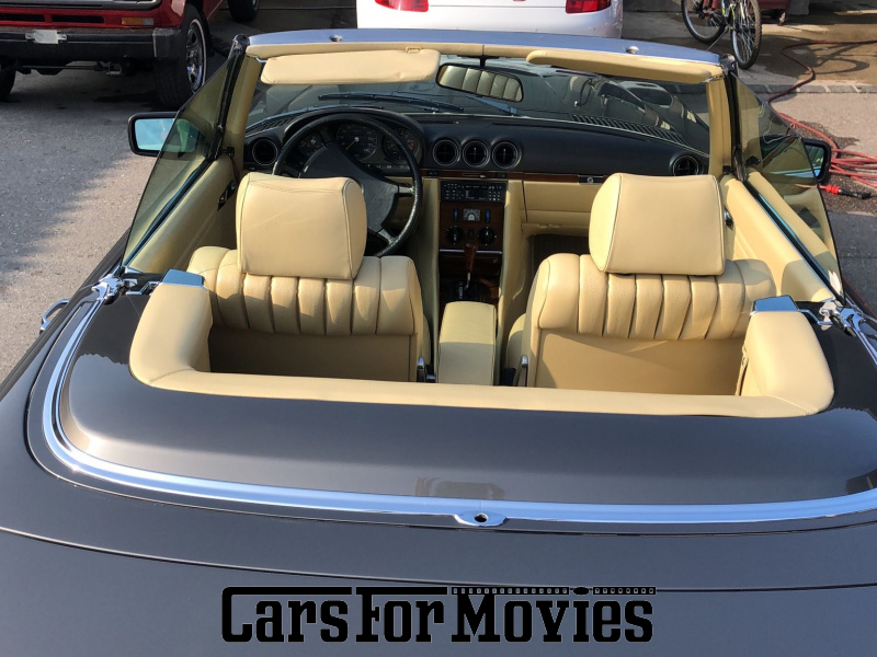 CarsForMovies | Mercedes Benz 380 SL 1986 Deutschland Grau Beige Zivilfahrzeug Cabrio CH - Zürich 7759 Schweiz
Filmauto 
Oldtimer
Schweiz
Youngtimer
Oldtimer
Filmfahrzeuge Schweiz
Movie Cars Schweiz