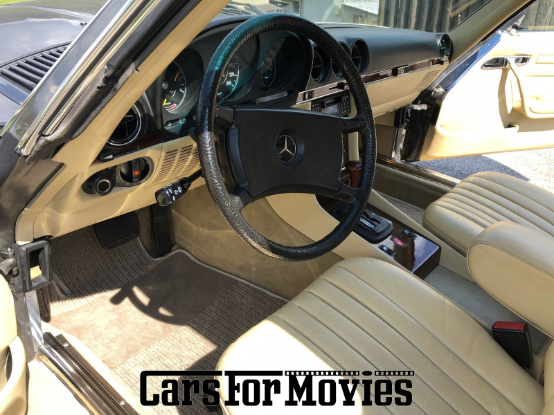 CarsForMovies | Mercedes Benz 380 SL 1986 Deutschland Grau Beige Zivilfahrzeug Cabrio CH - Zürich 7759 Schweiz
Filmauto 
Oldtimer
Schweiz
Youngtimer
Oldtimer
Filmfahrzeuge Schweiz
Movie Cars Schweiz
