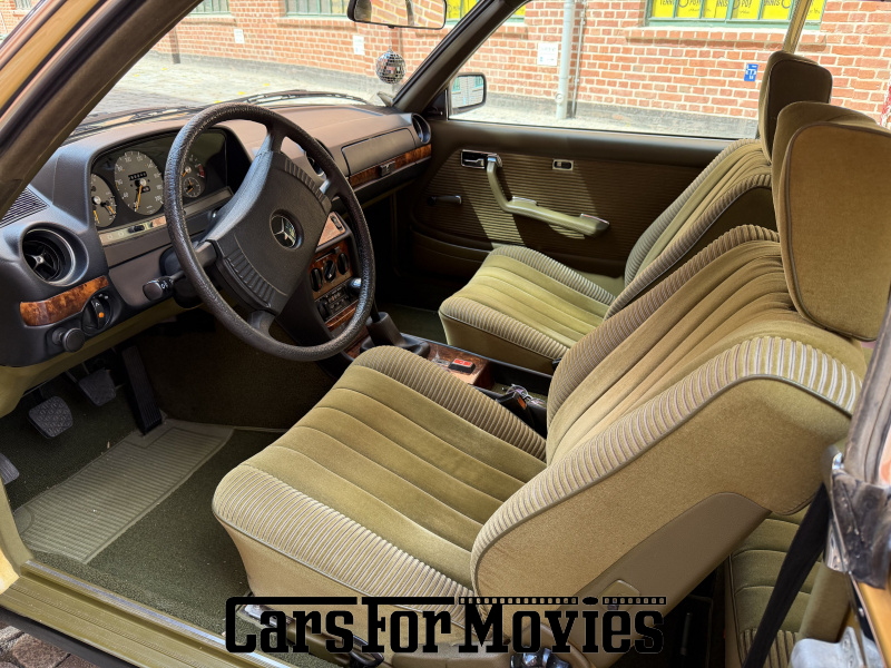CarsForMovies | Mercedes Benz W123 230 C 1978 Deutschland Gold Grün Zivilfahrzeug Coupe DE - Berlin 7791 